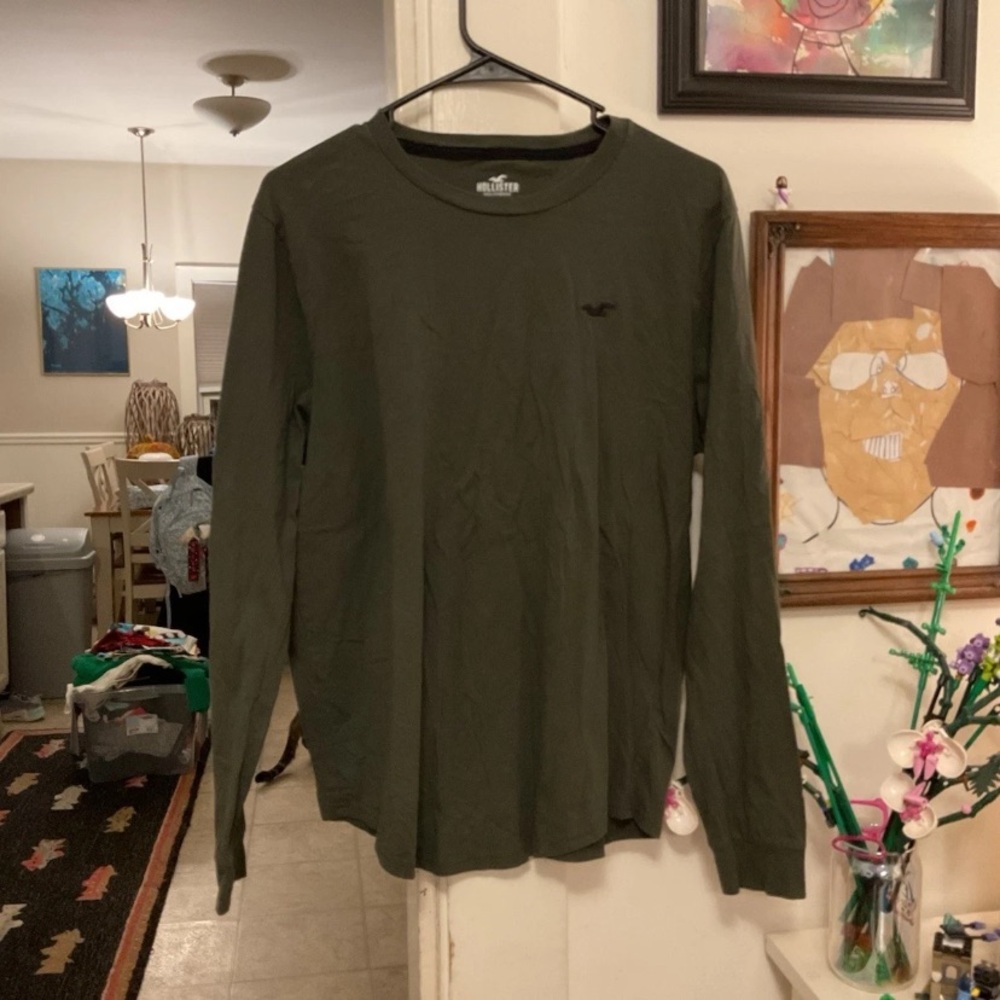 Hollister Men's Dark Olive Long Sleeve Crew Tee